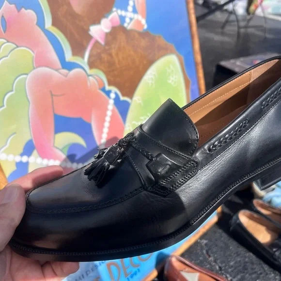 New black leather men’s loafer - Picture 2 of 5